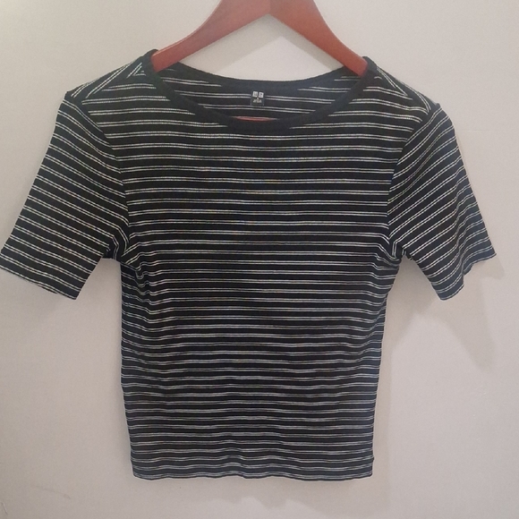 Uniqlo Black and White Striped Short Sleeve Tee - Picture 1 of 3